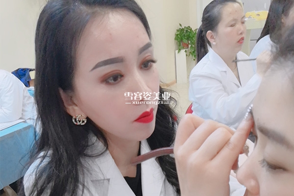 哈尔滨双眼皮培训学校，学习医美有前途吗？
