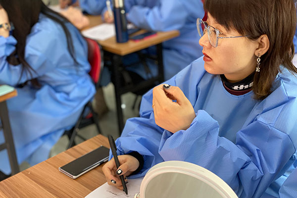 到医美培训机构学医美，抓住人生第三次机会